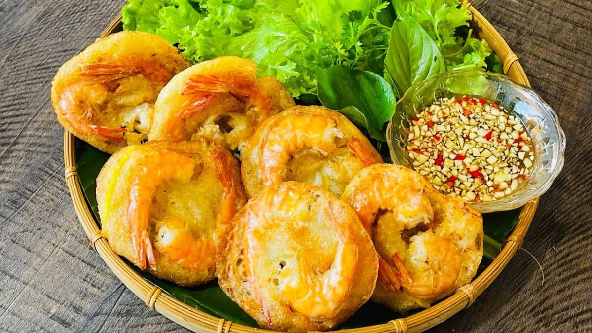 Bánh Tôm Hồ Tây