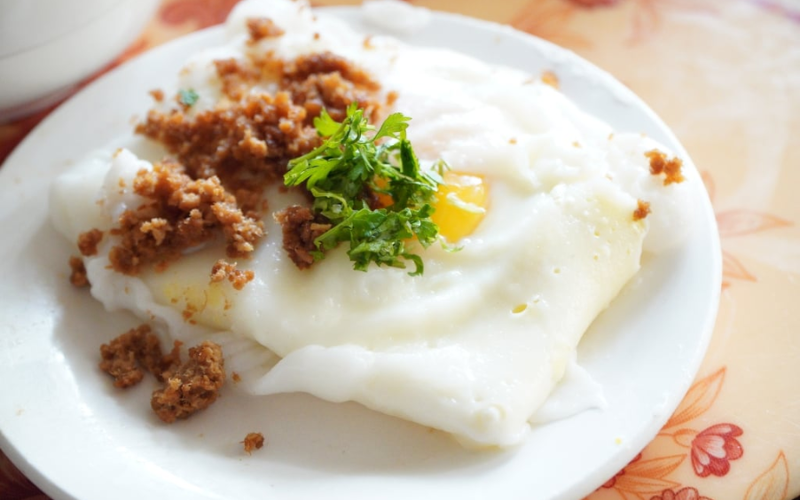 Bánh cuốn trứng