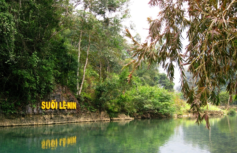 Di tích Pác Bó - Suối Lê-nin